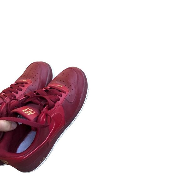 2018 Nike Air Force 1 Low '07 Team Red Summit White Size 8 - Picture 7 of 9